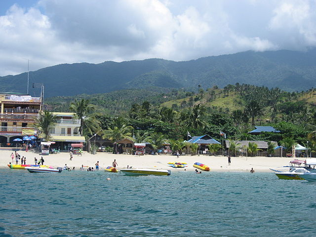 Main beach area at Puerto-Galera