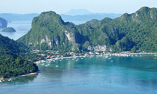 El Nido's main beach